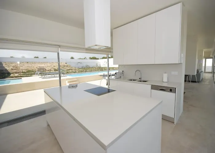 Morden Archictectural In Lisbon * Vau (Obidos)