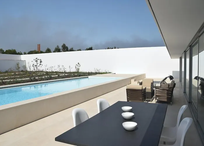 Morden Archictectural In Lisbon Vau (Obidos)