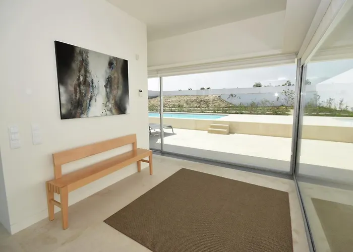 Morden Archictectural In Lisbon Villa *